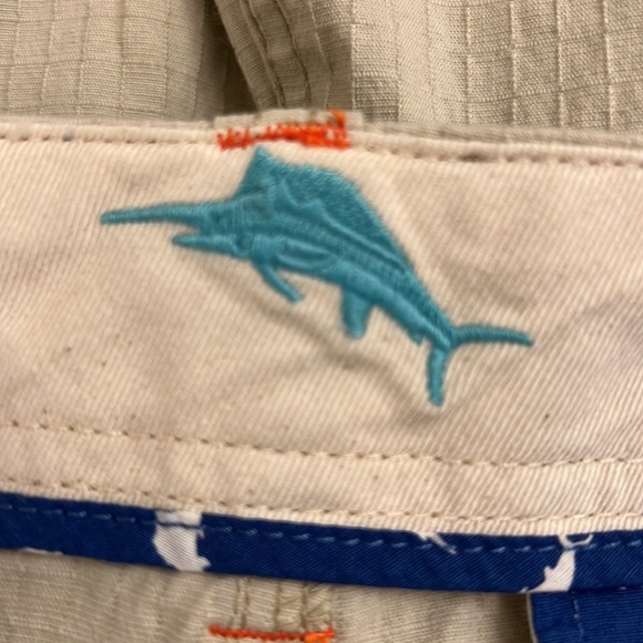 Tommy Bahama men’s cargo shorts - Picture 4 of 6